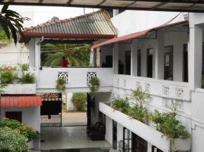 Отель Shanith Guesthouse  Negombo